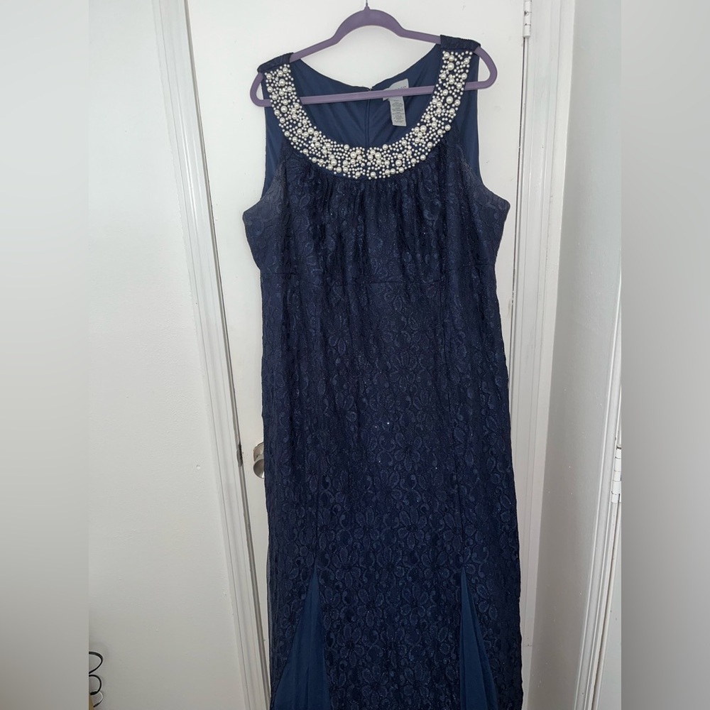 Elegant Navy Blue Sleeveless Dress